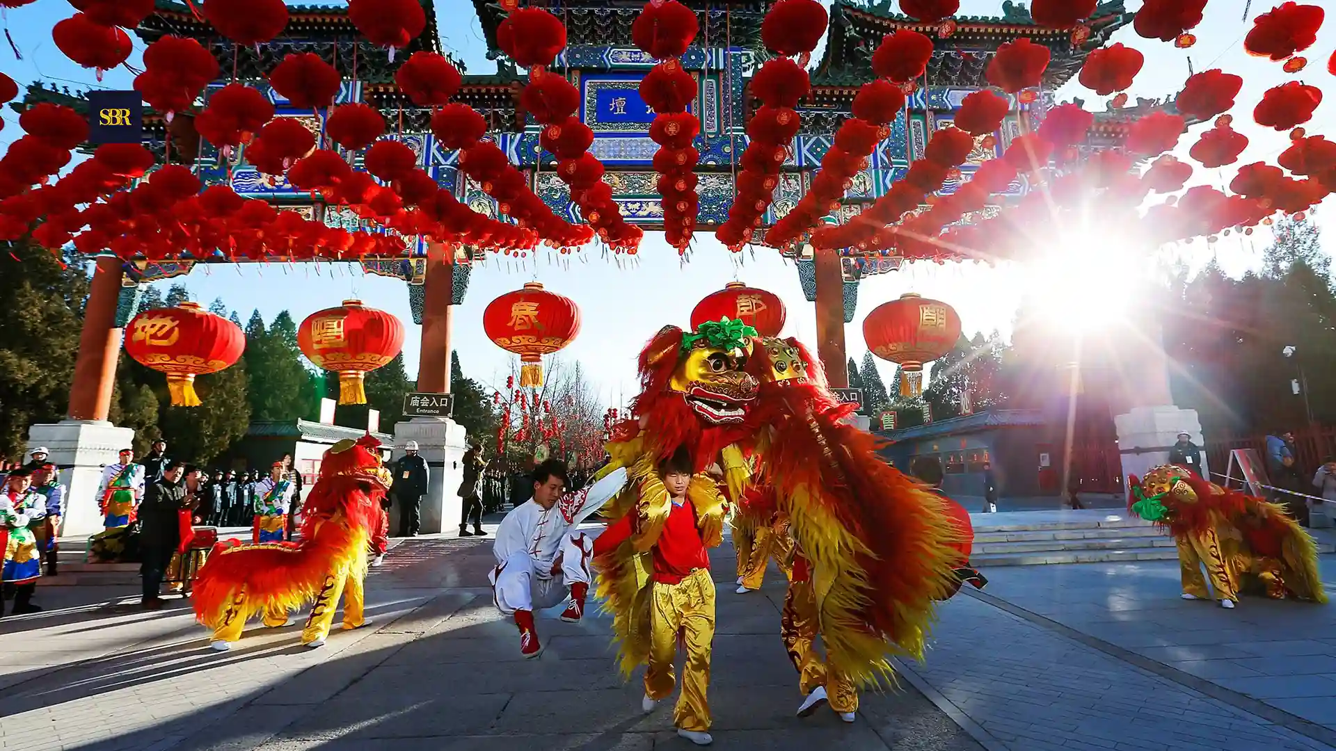 China’s Lunar New Year Travel Rush Kicks Off Early as Millions Hit the Road